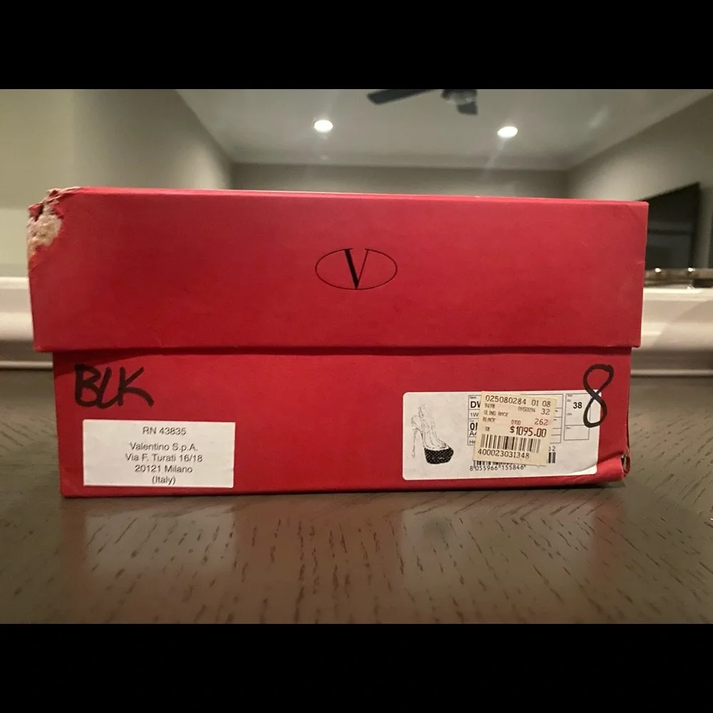 👠 VALENTINOS 👠💋 - Picture 2 of 7